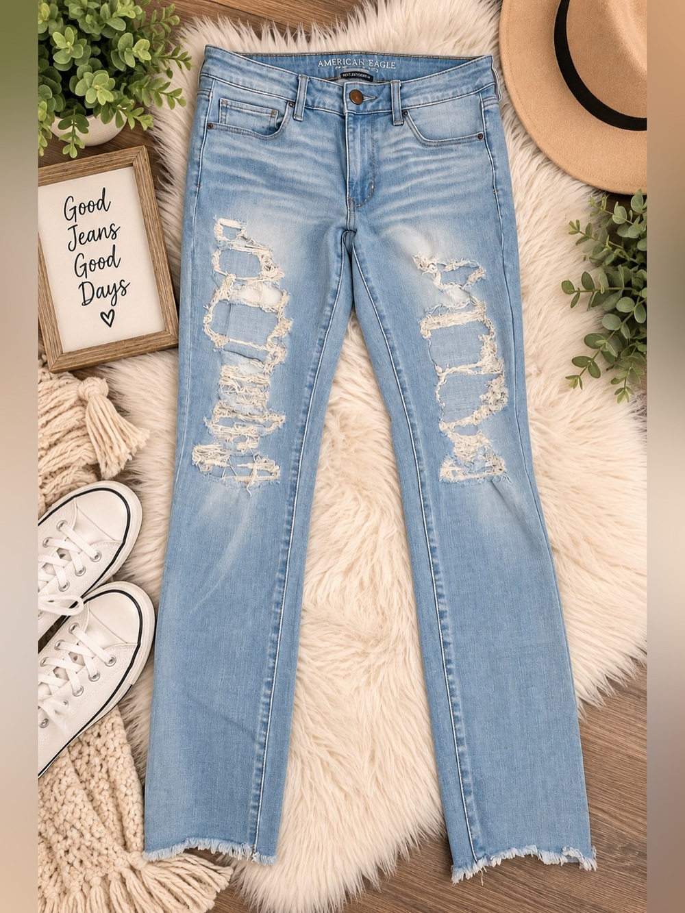 American Eagle Size 10 Light Wash Distressed Skinny Jeans | Next Level Stretch
